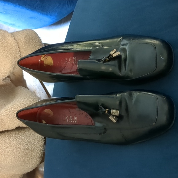 Shoes - Picture 2 of 6